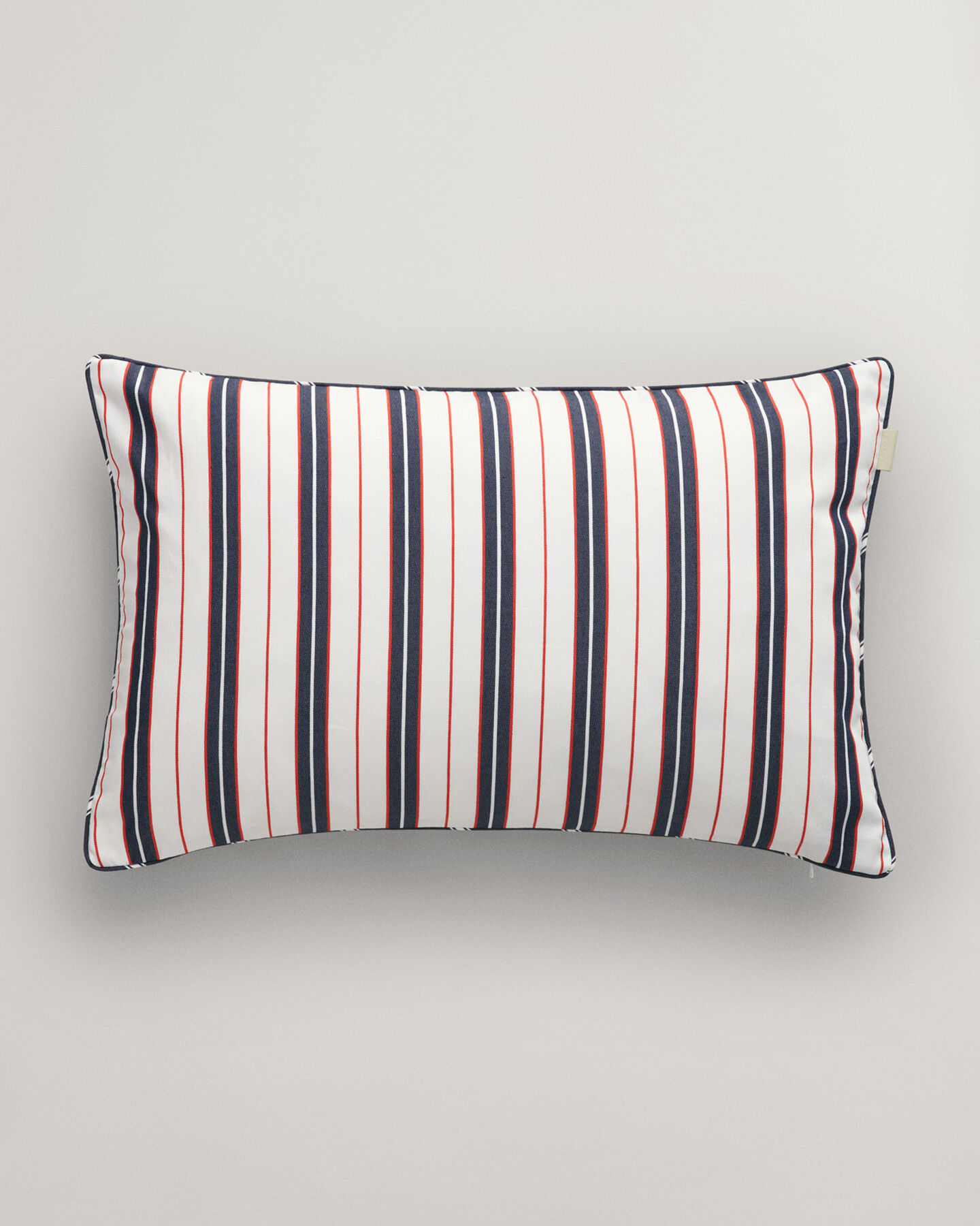 Capa de almofada às riscas