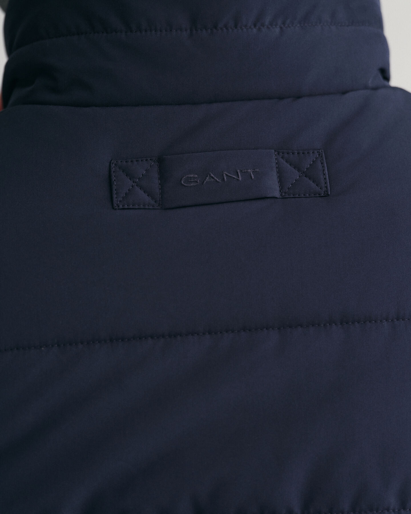 Blus&atilde;o acolchoado com canais