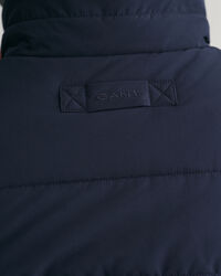 Blus&atilde;o acolchoado com canais