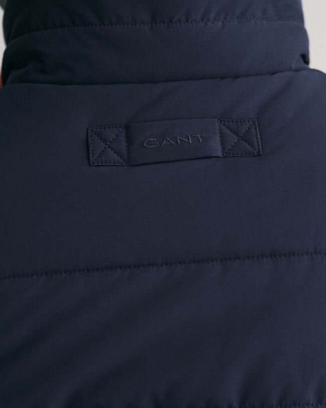 Blus&atilde;o acolchoado com canais