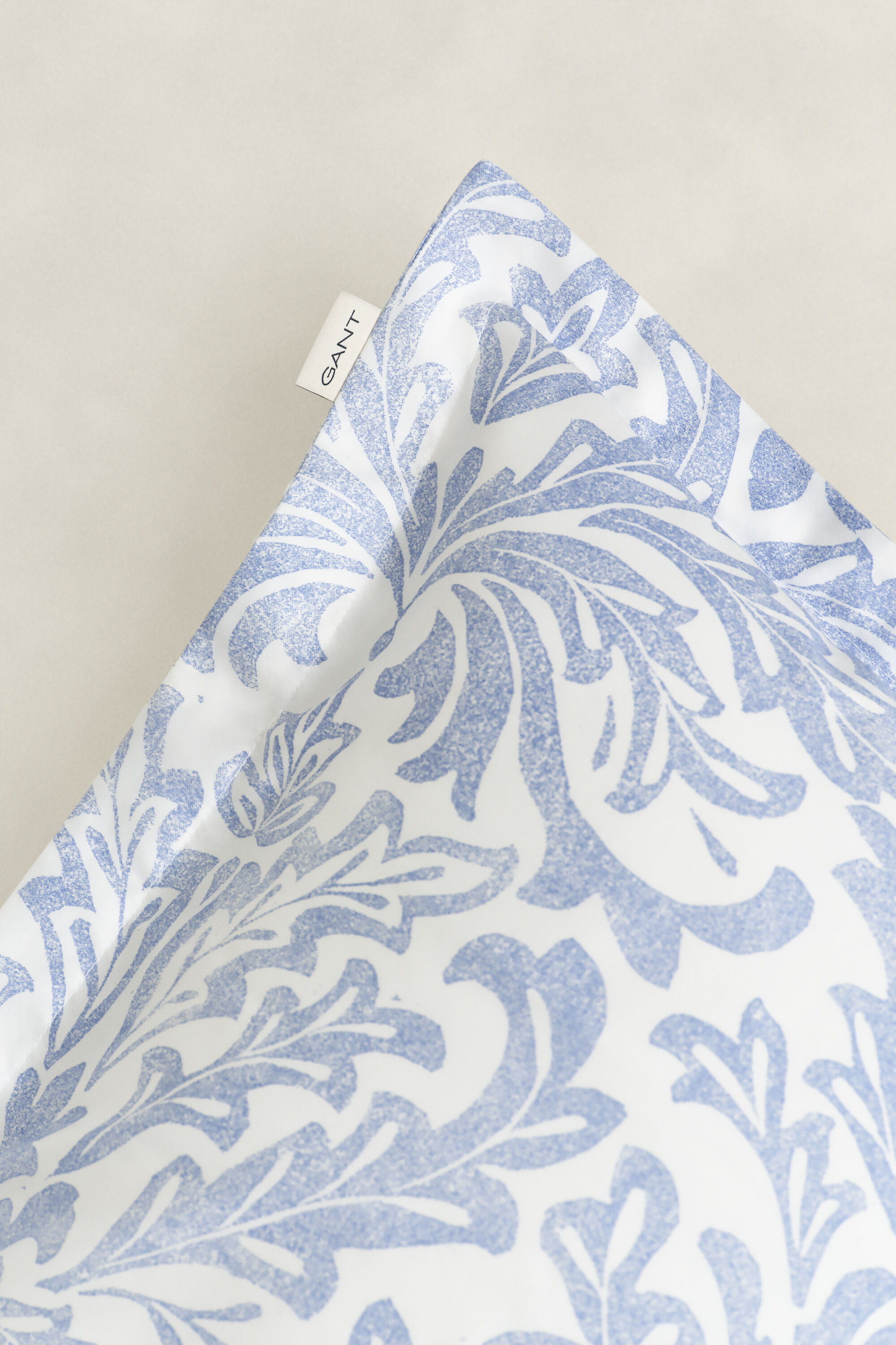 Fronha com estampado Leaf Medallion