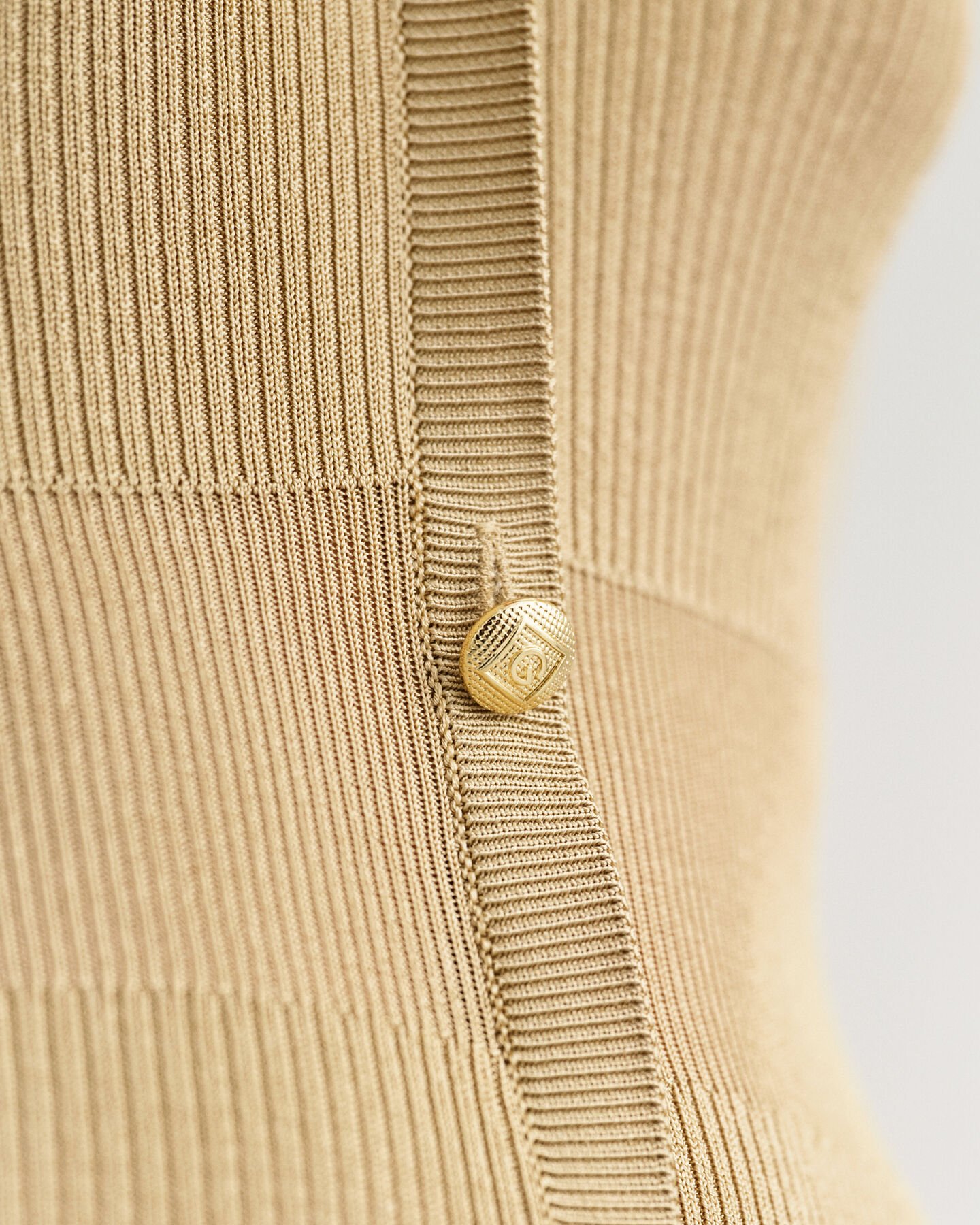 Vestido estilo casaco de malha canelada