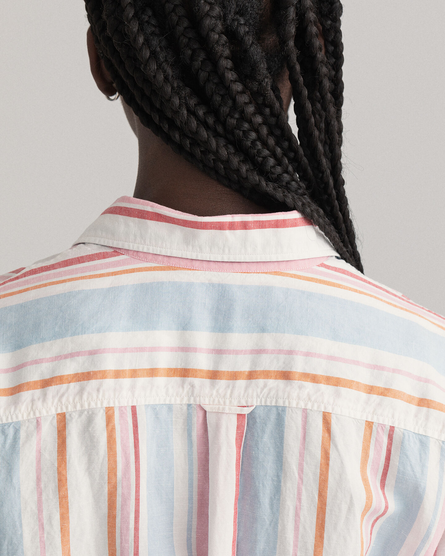 Vestido-camisa às riscas