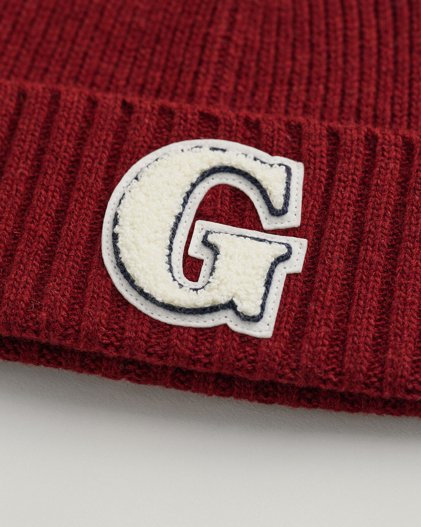 Gorro com emblema G