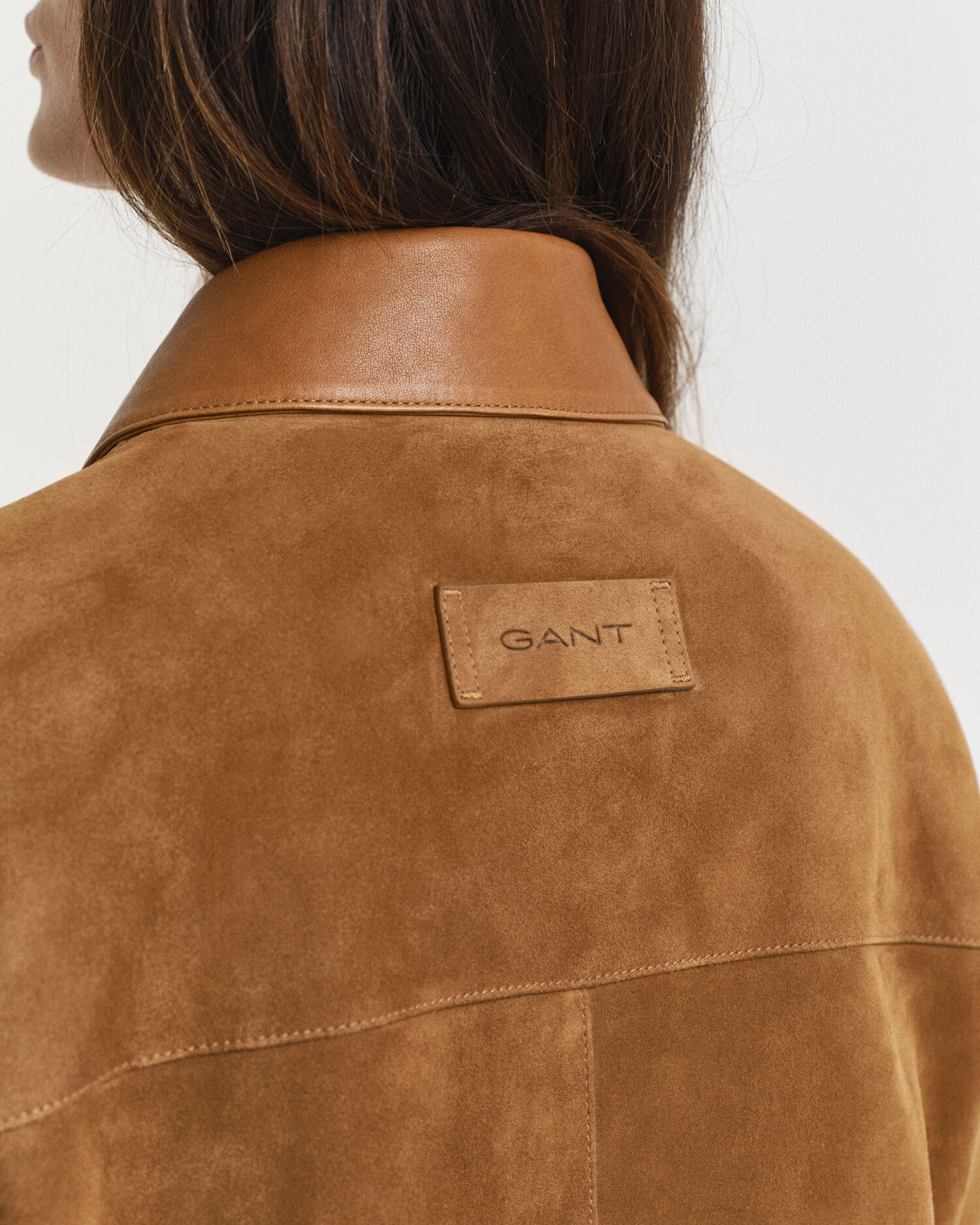 Casaco rústico em camurça