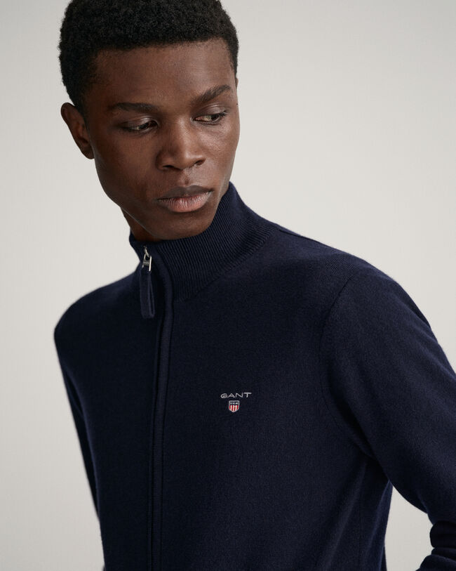 Casaco com fecho em lã extrafina