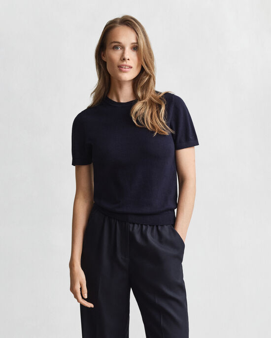 Camisola de malha leve com decote redondo e manga curta