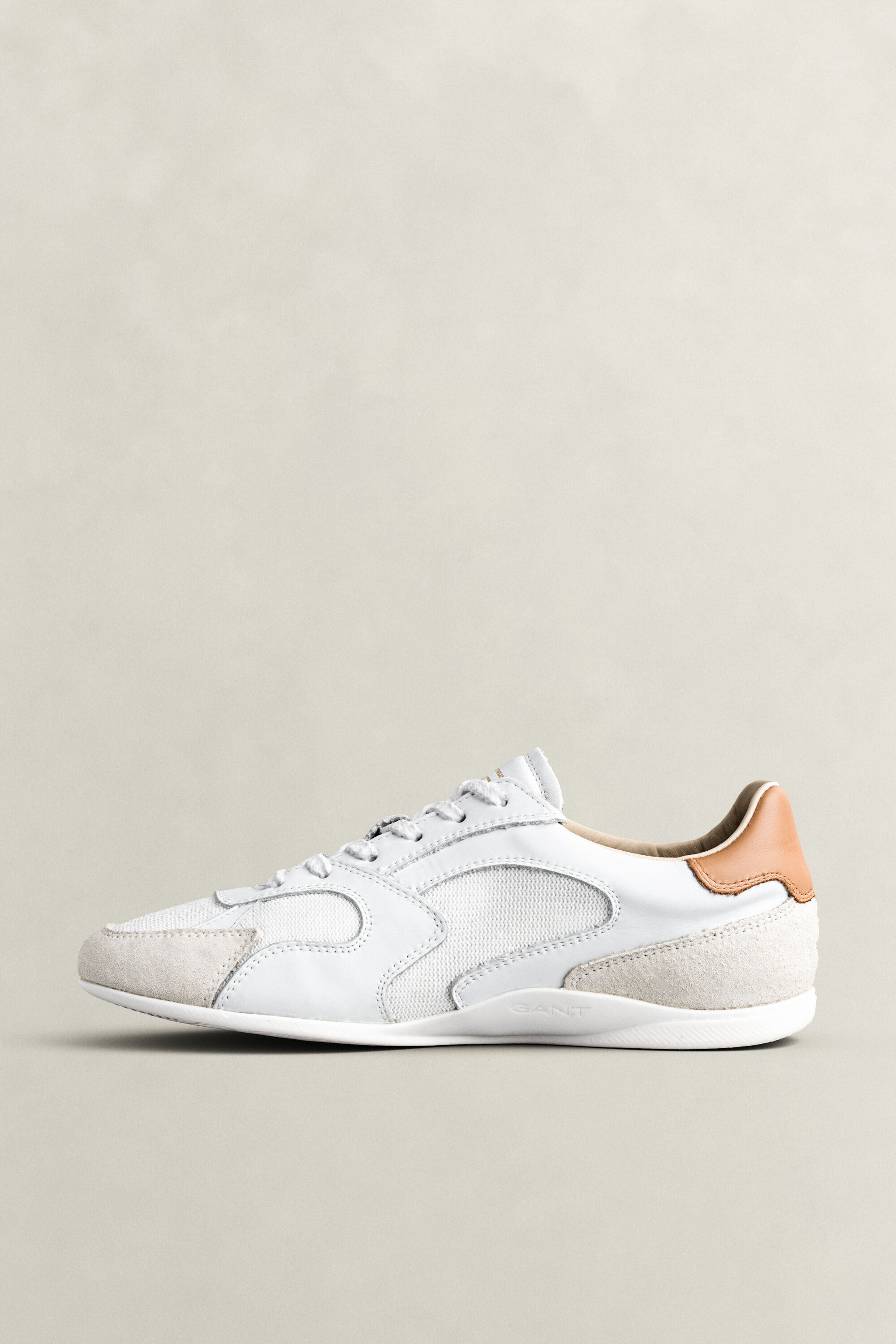 Ténis em camurça e pele Sherly