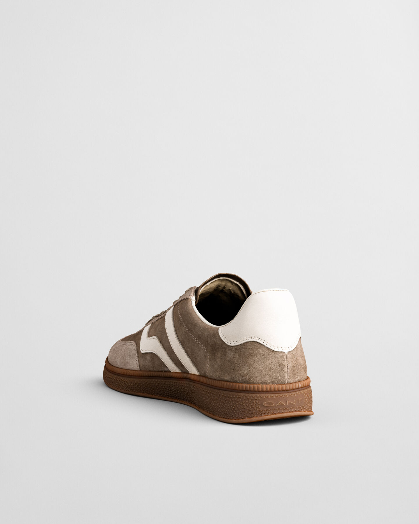 Ténis em camurça Cuzmo