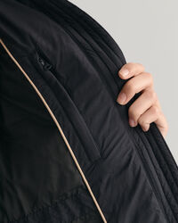 Colete de penas com comprimento médio