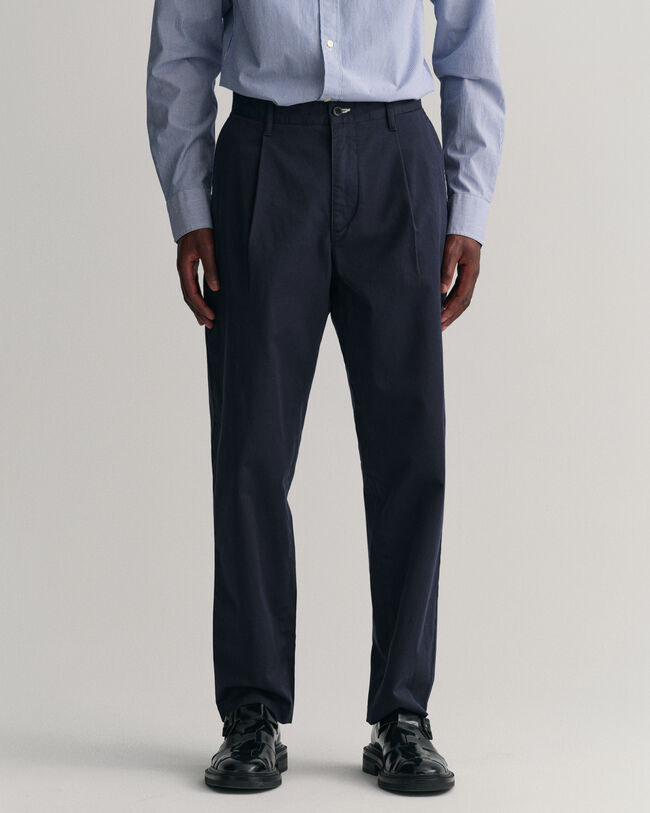 Cal&ccedil;as chino em sarja com pregas slim fit