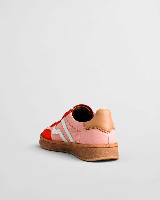 Ténis em camurça e cetim Cuzima