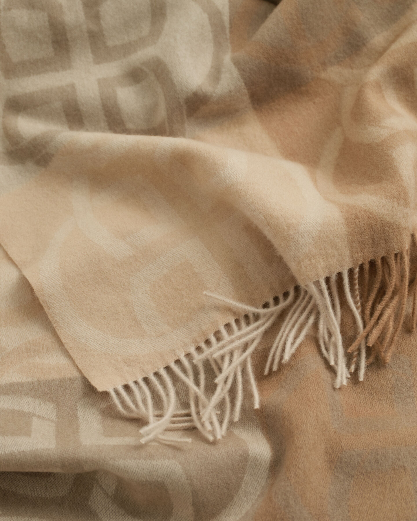 Cachecol em lã Monogram