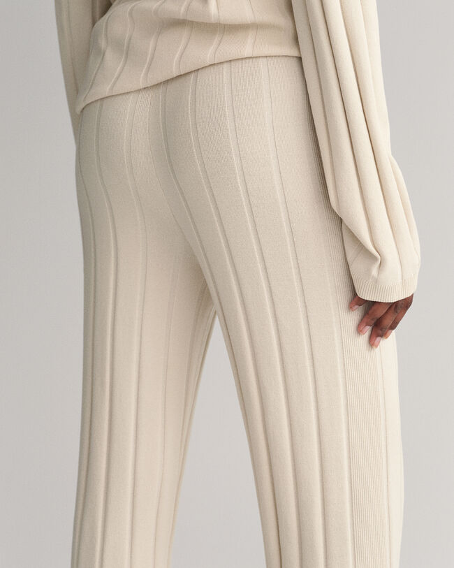 Calças em malha canelada