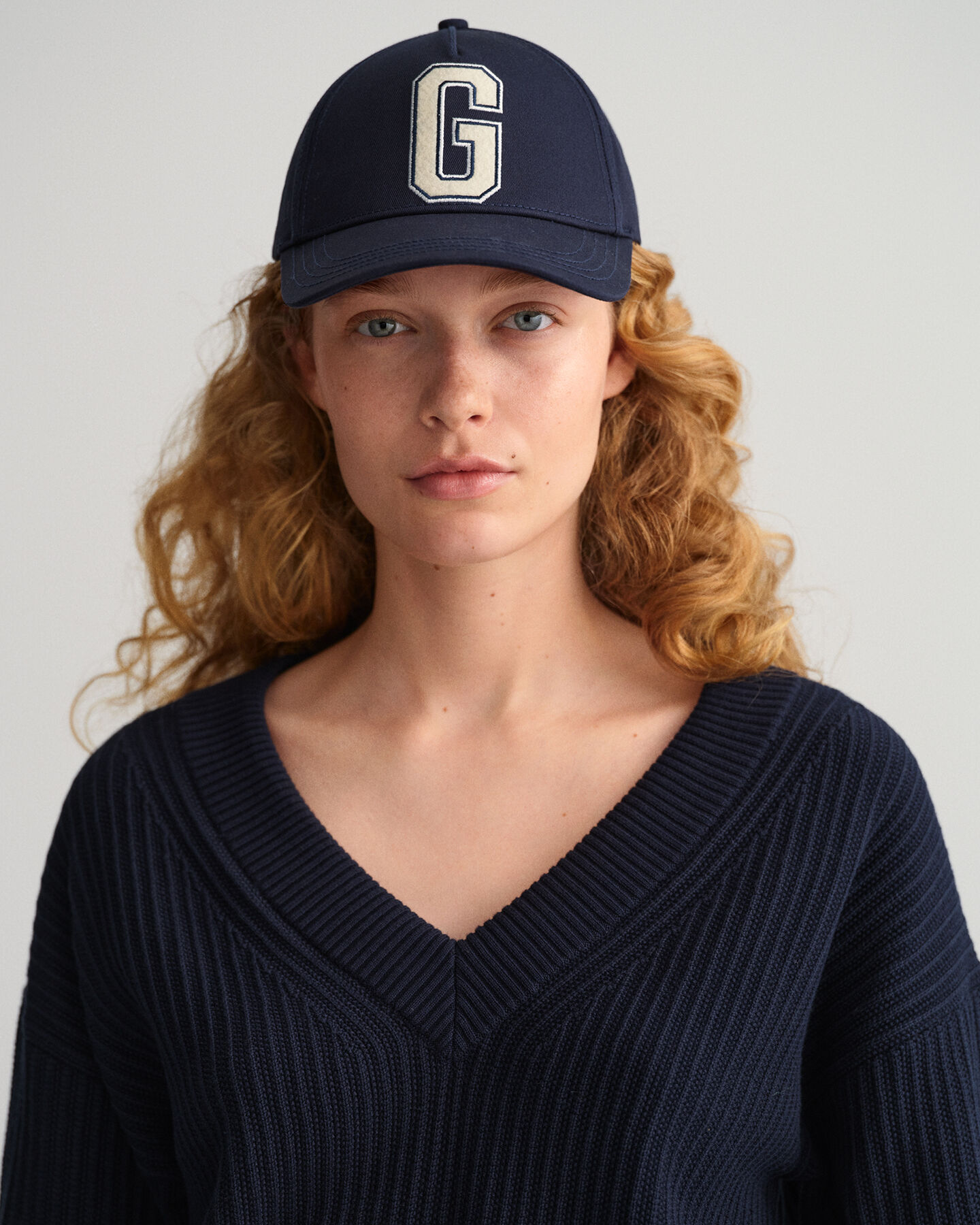 Pulover com decote em V em malha de algod&atilde;o canelada