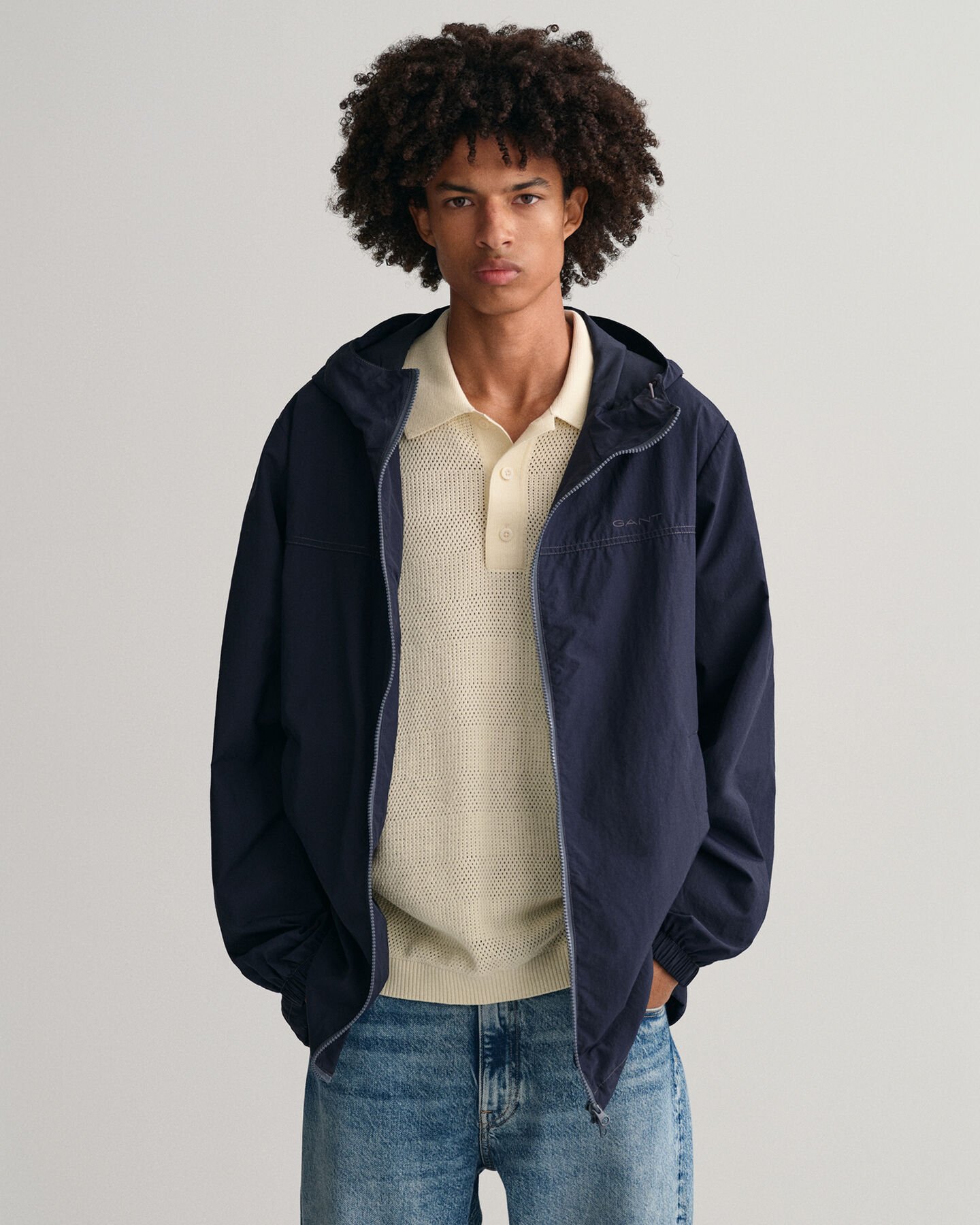 Blusão com capuz leve