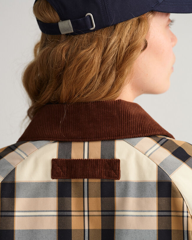 Casaco curto com padrão de xadrez