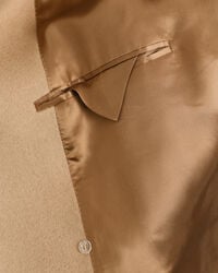 Sobretudo em lã com frente de trespasse