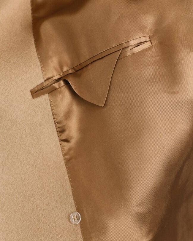 Sobretudo em lã com frente de trespasse