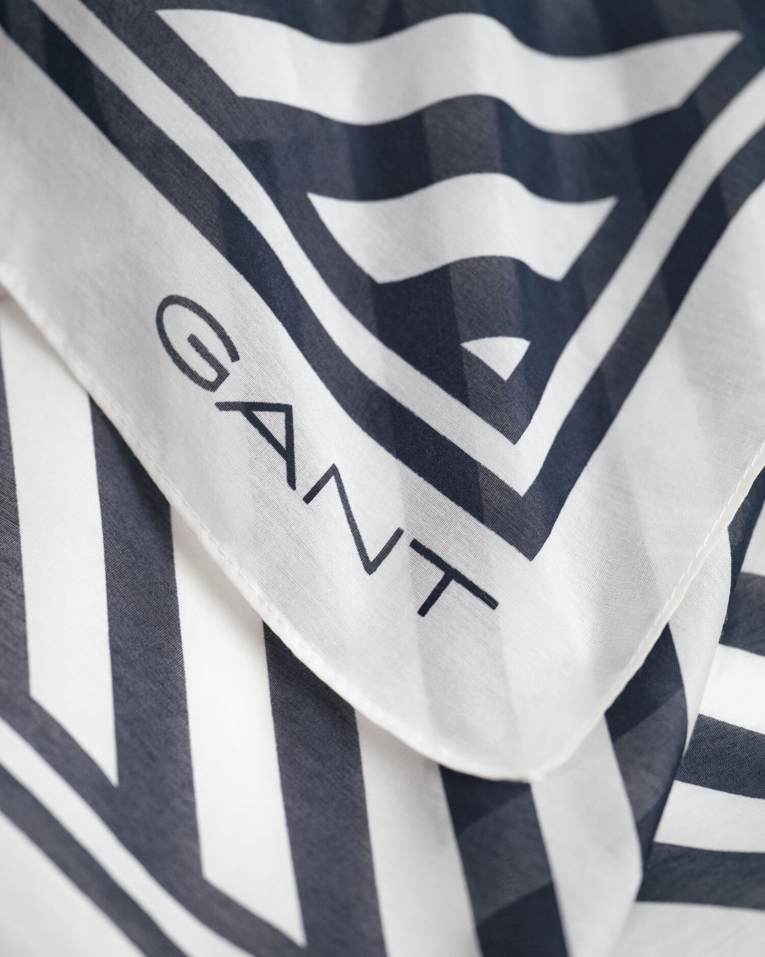 Sarongue com estampado Chevron