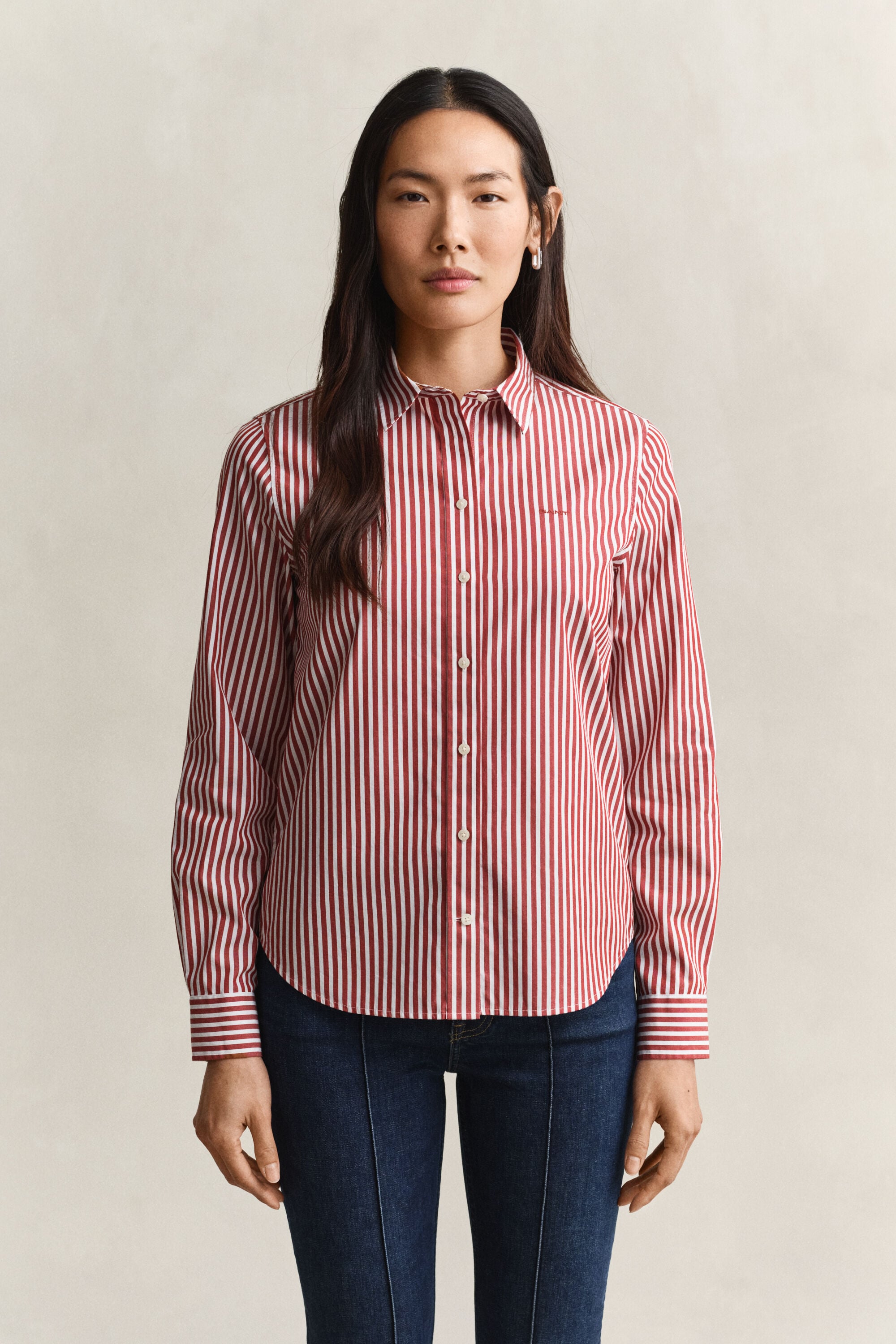 Camisa em popelina às riscas clássica regular fit