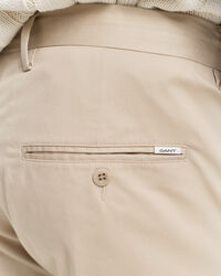 Calções desportivos slim fit