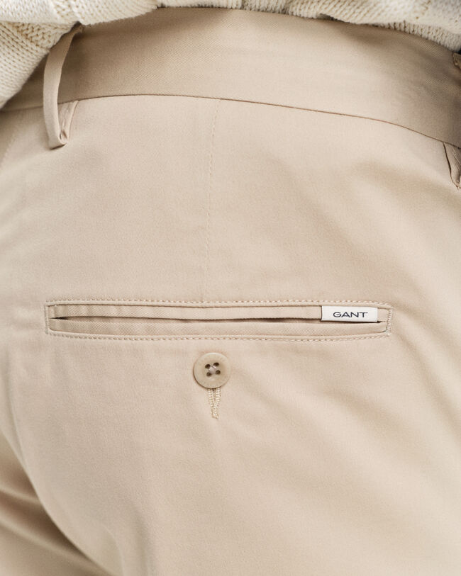 Calções desportivos slim fit