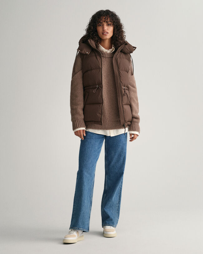 Colete de penas com comprimento m&eacute;dio