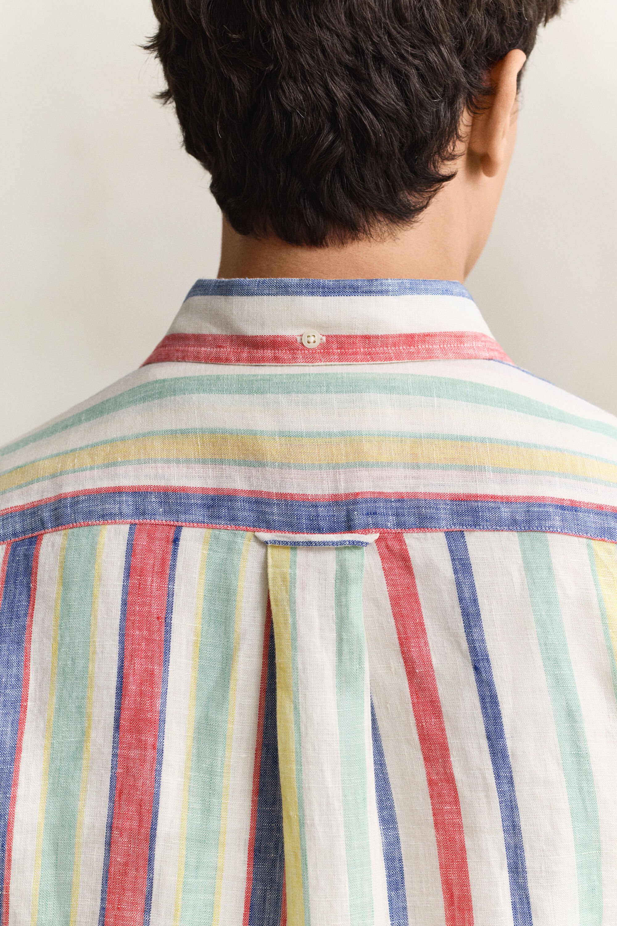 Camisa em linho às riscas