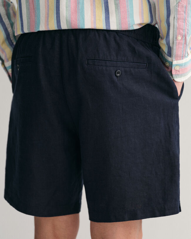 Calções com cordão em linho