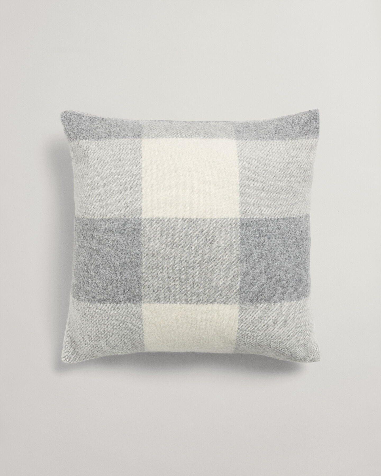 Almofada com padrão de xadrez