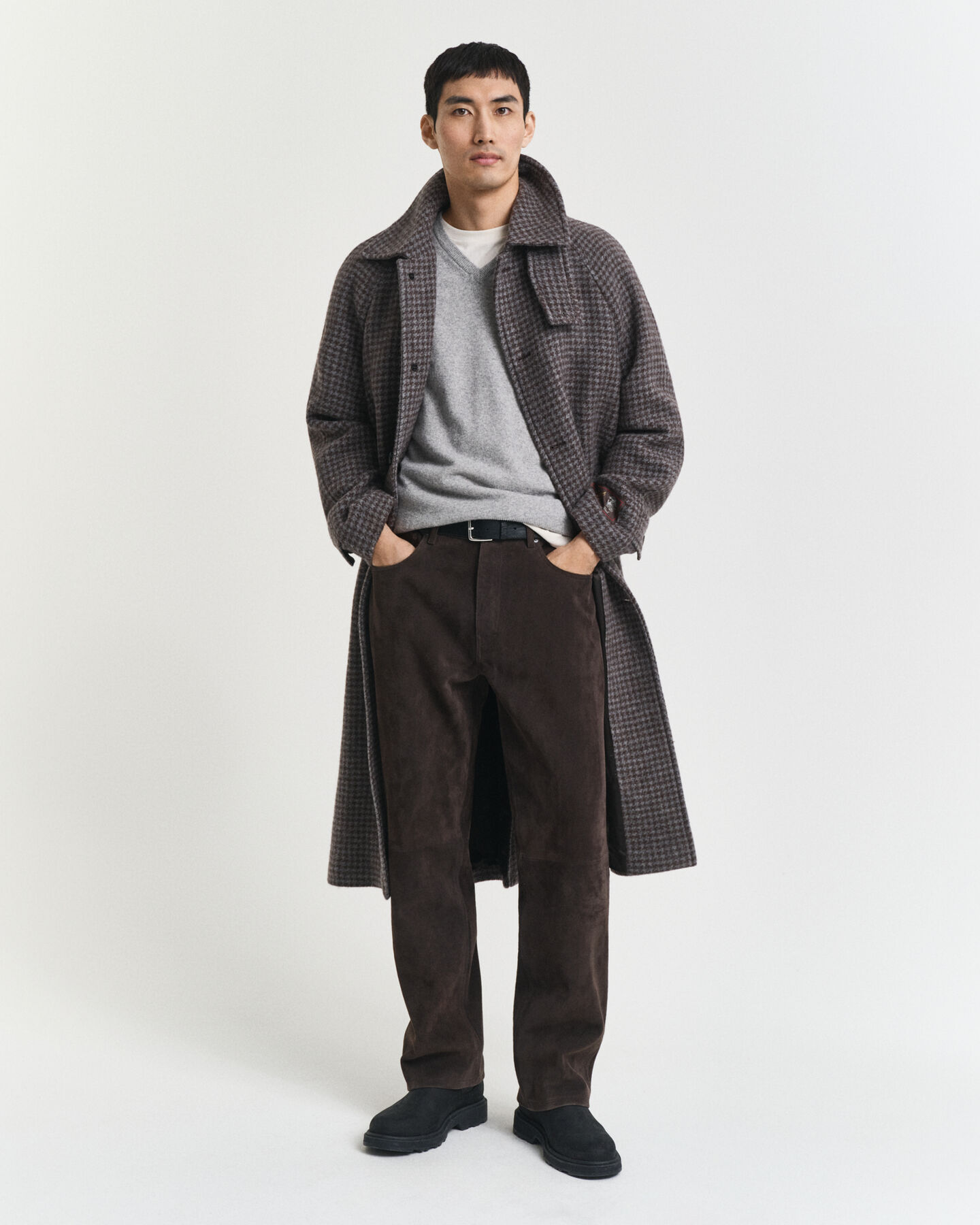 Pullover com decote em V em lã extrafina