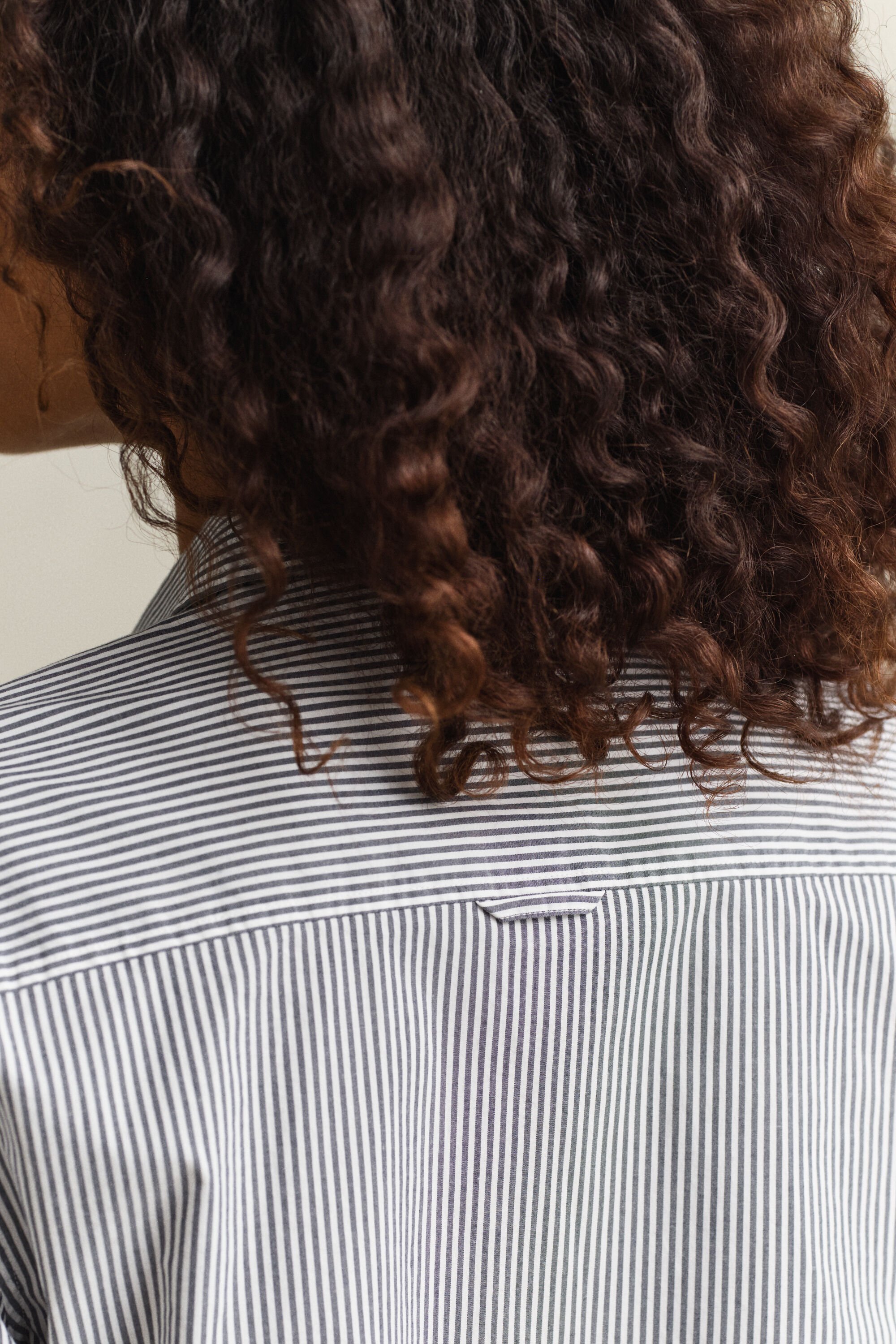 Camisa em popelina às riscas slim fit