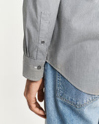 Camisa em popelina às riscas finas Classic regular fit