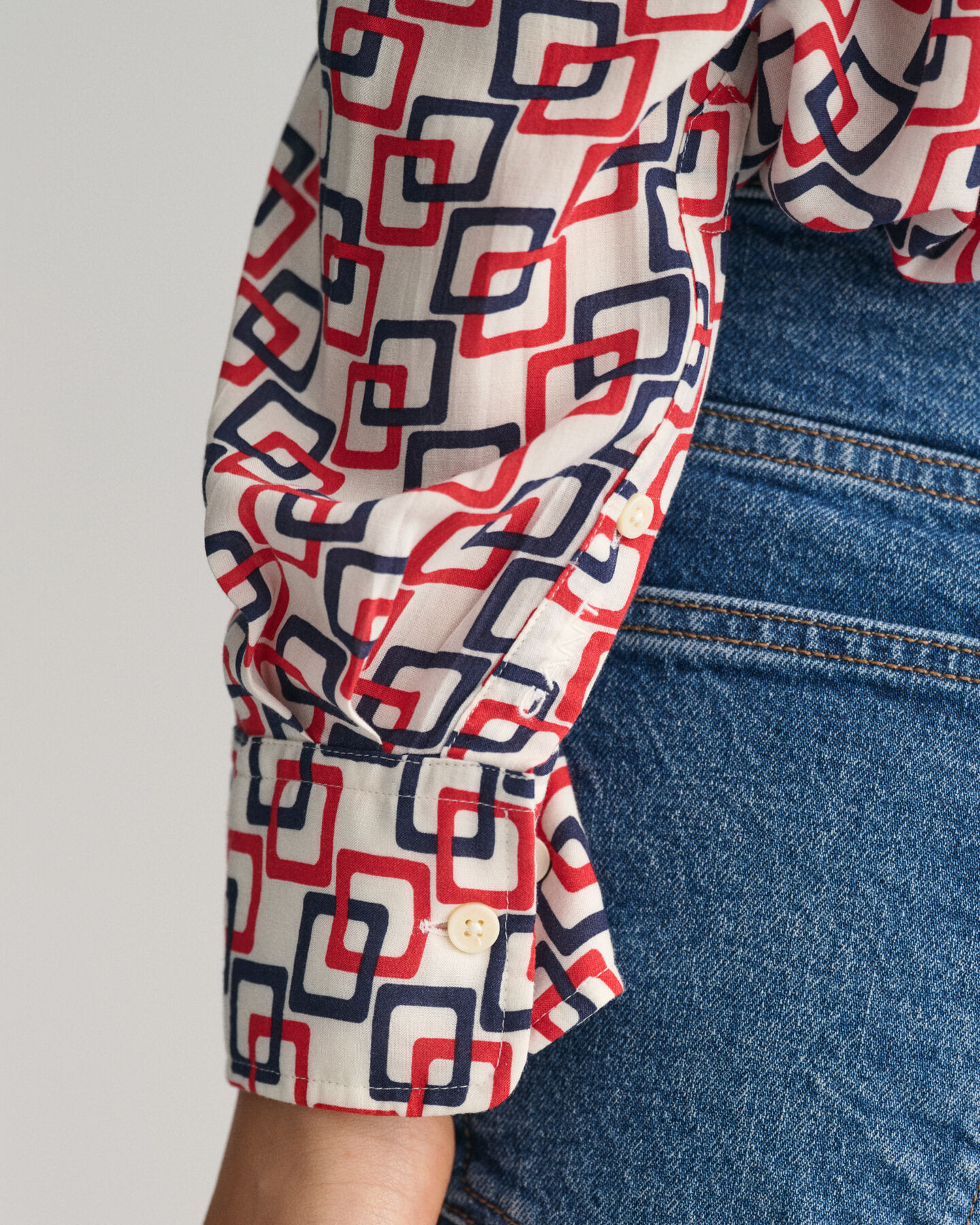 Camisa com estampado geométrico relaxed fit