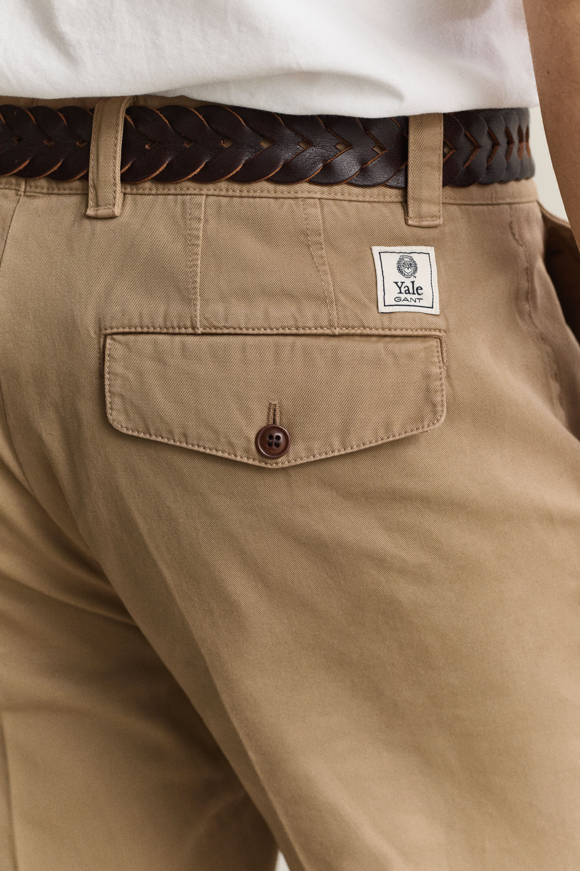 Calças chino em sarja de algodão Gant x Yale