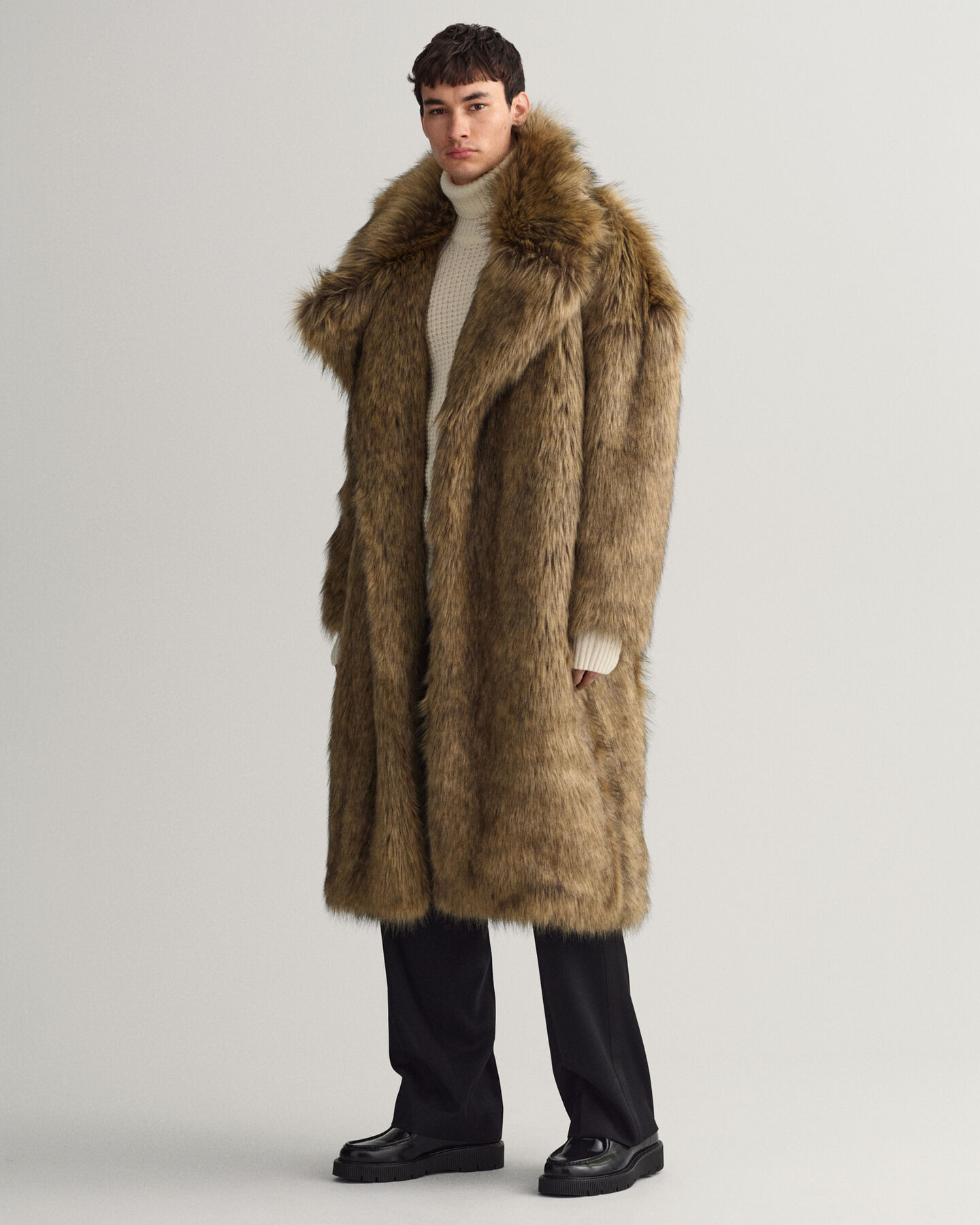 Sobretudo em pelo falso