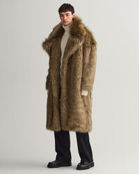 Sobretudo em pelo falso