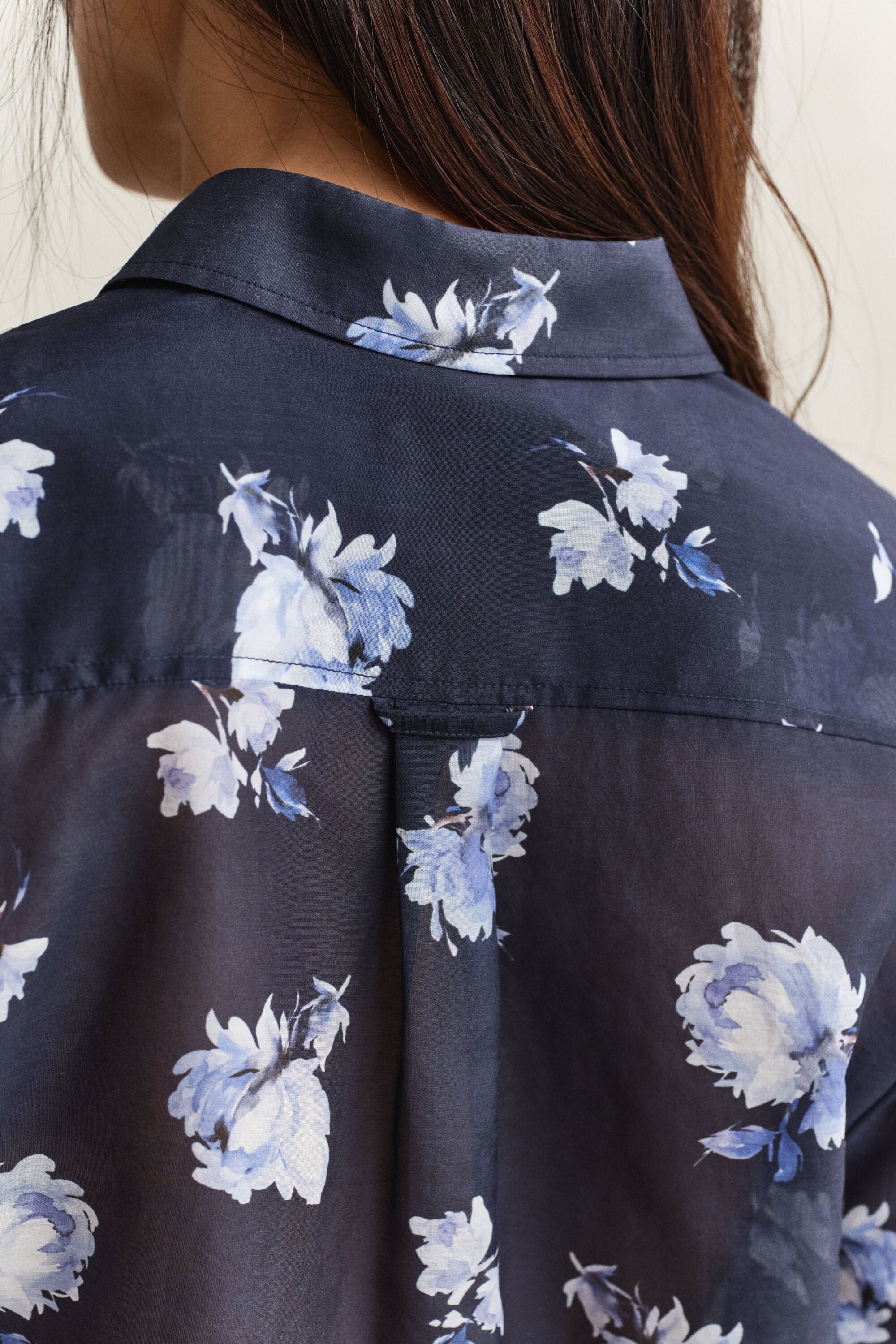 Camisa em algodão e seda com estampado Floral