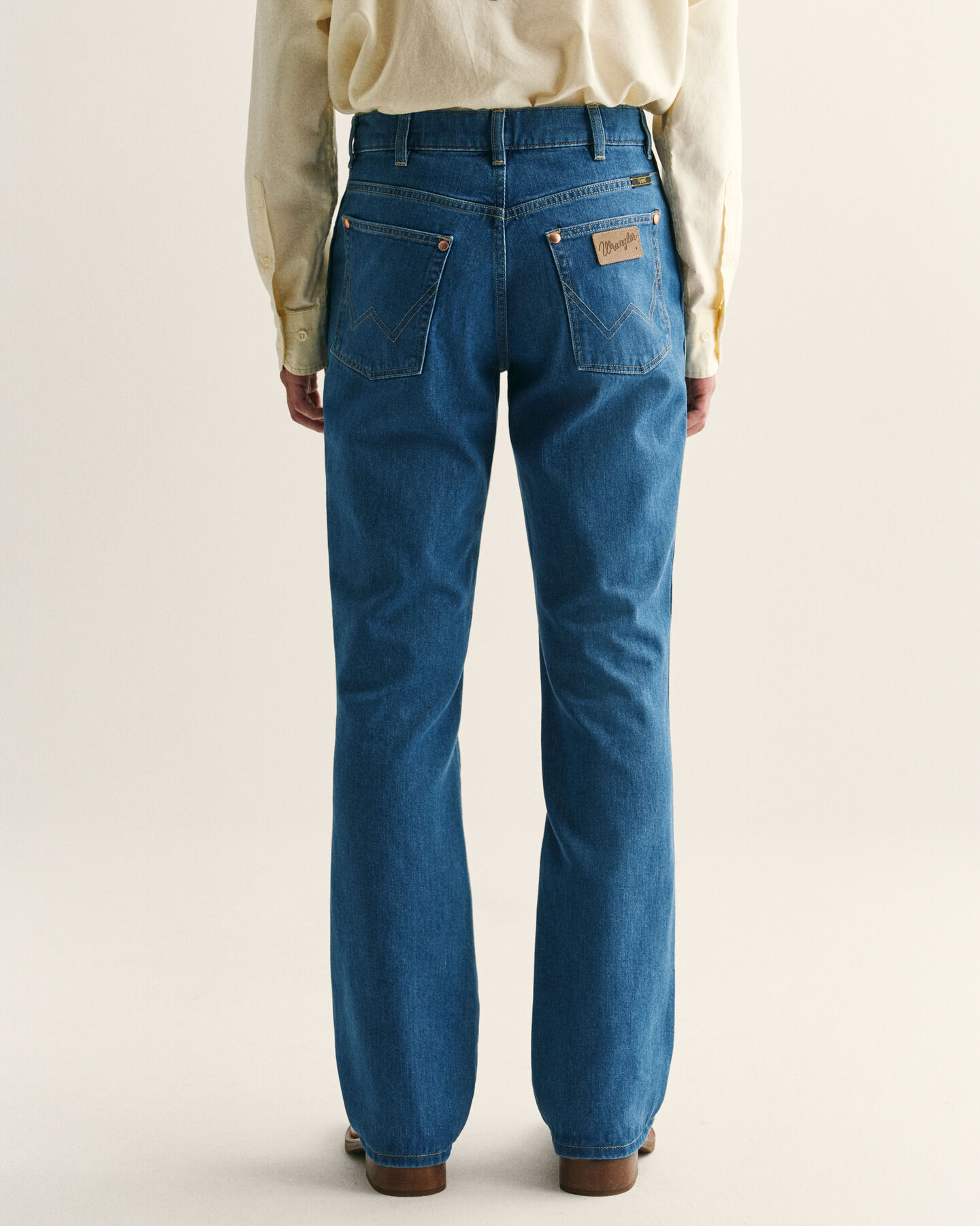 Calças de ganga Bootcut Wrangler x GANT