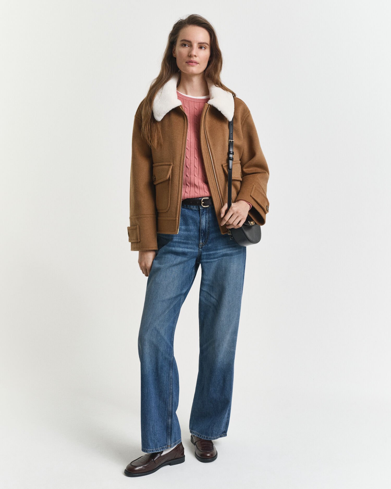 Camisola de malha entrançada com decote redondo