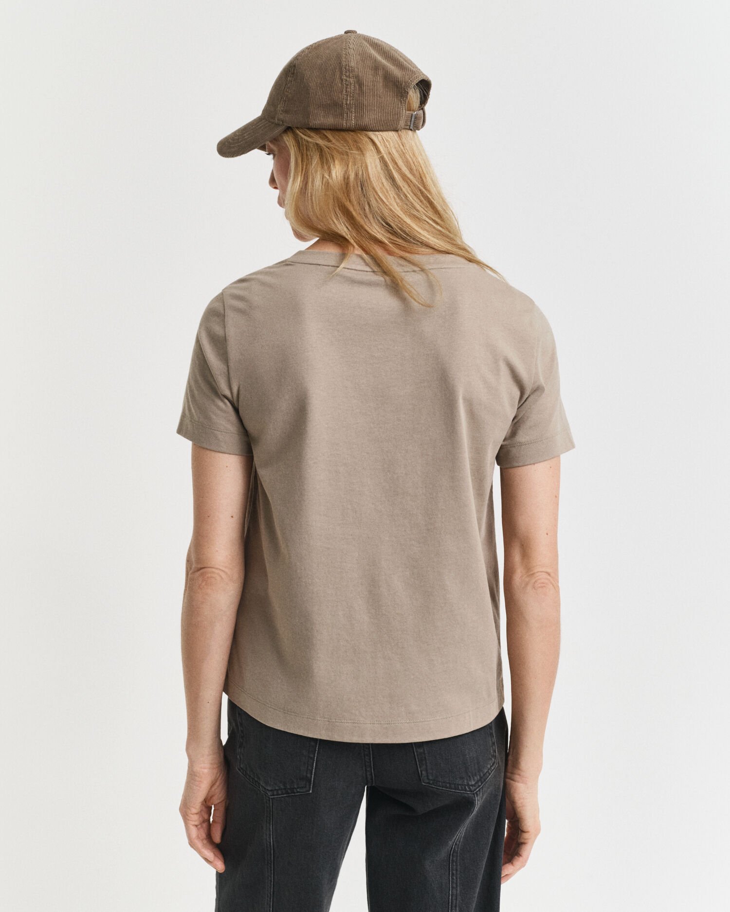 T-shirt com decote em V Shield