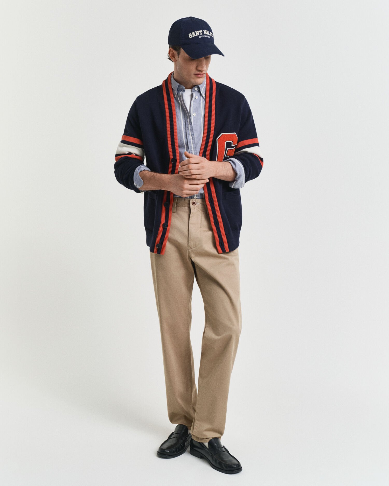 Calças chino em sarja regular fit