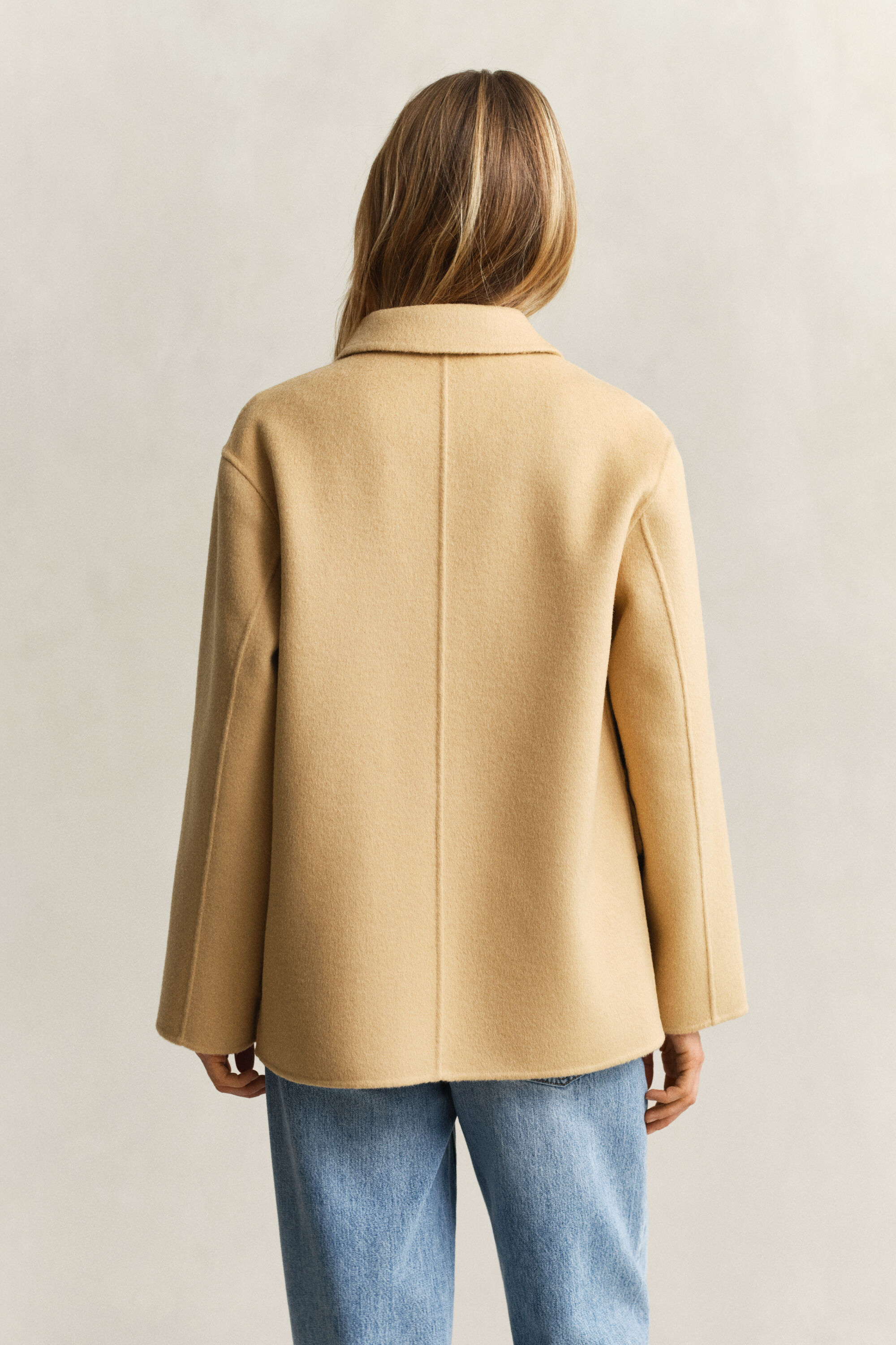 Casaco cosido à mão