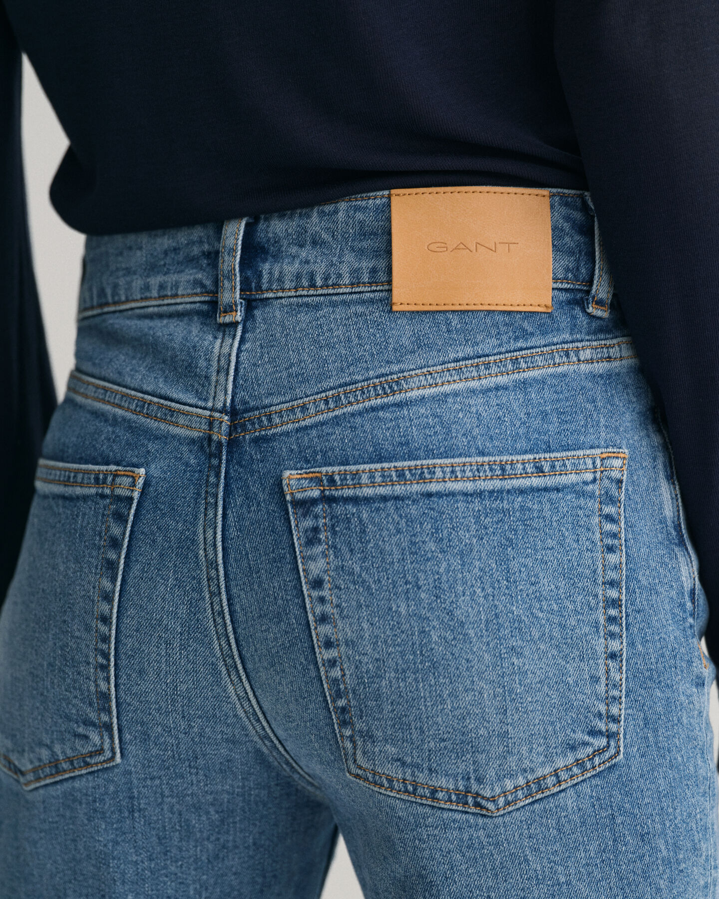 Calças de ganga à boca de sino