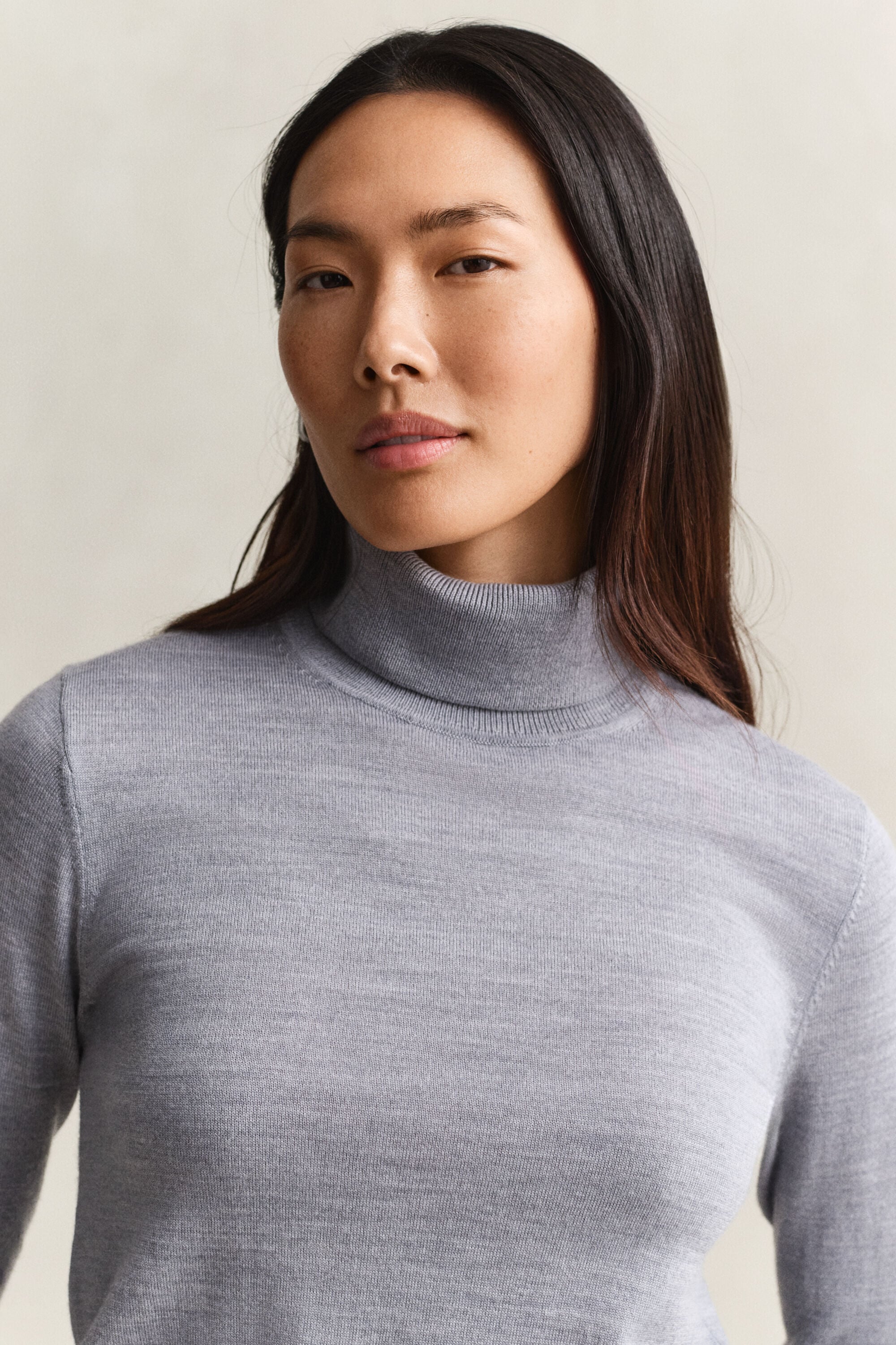 Camisola de gola alta em lã de merino extrafina