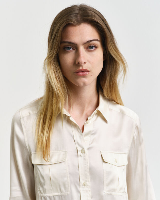 Camisa com bolsos regular fit