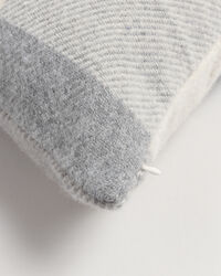 Almofada com padrão de xadrez