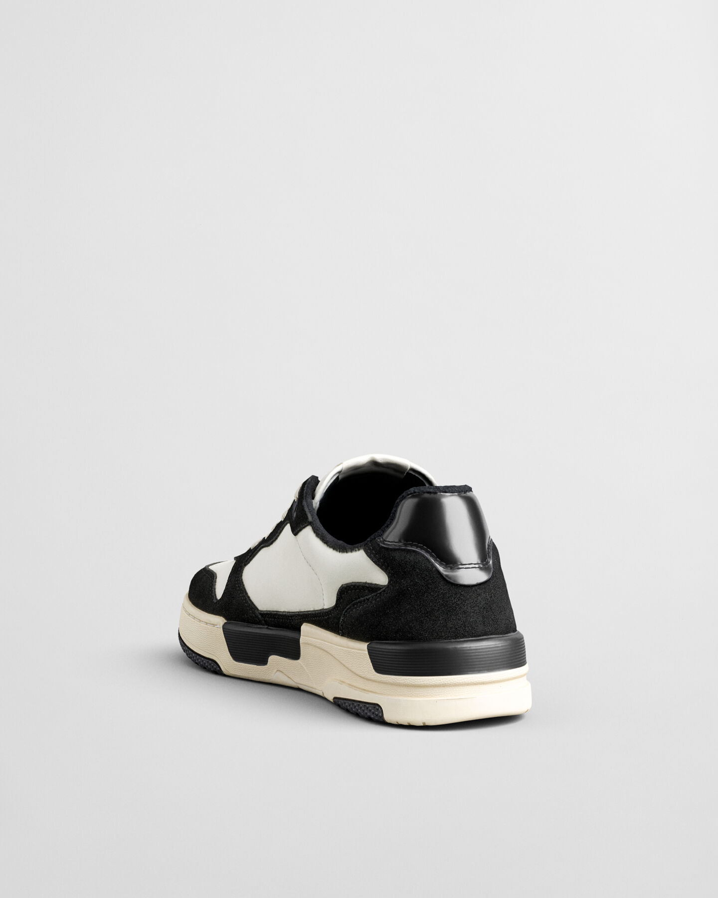 T&eacute;nis em pele e camur&ccedil;a Brookpal