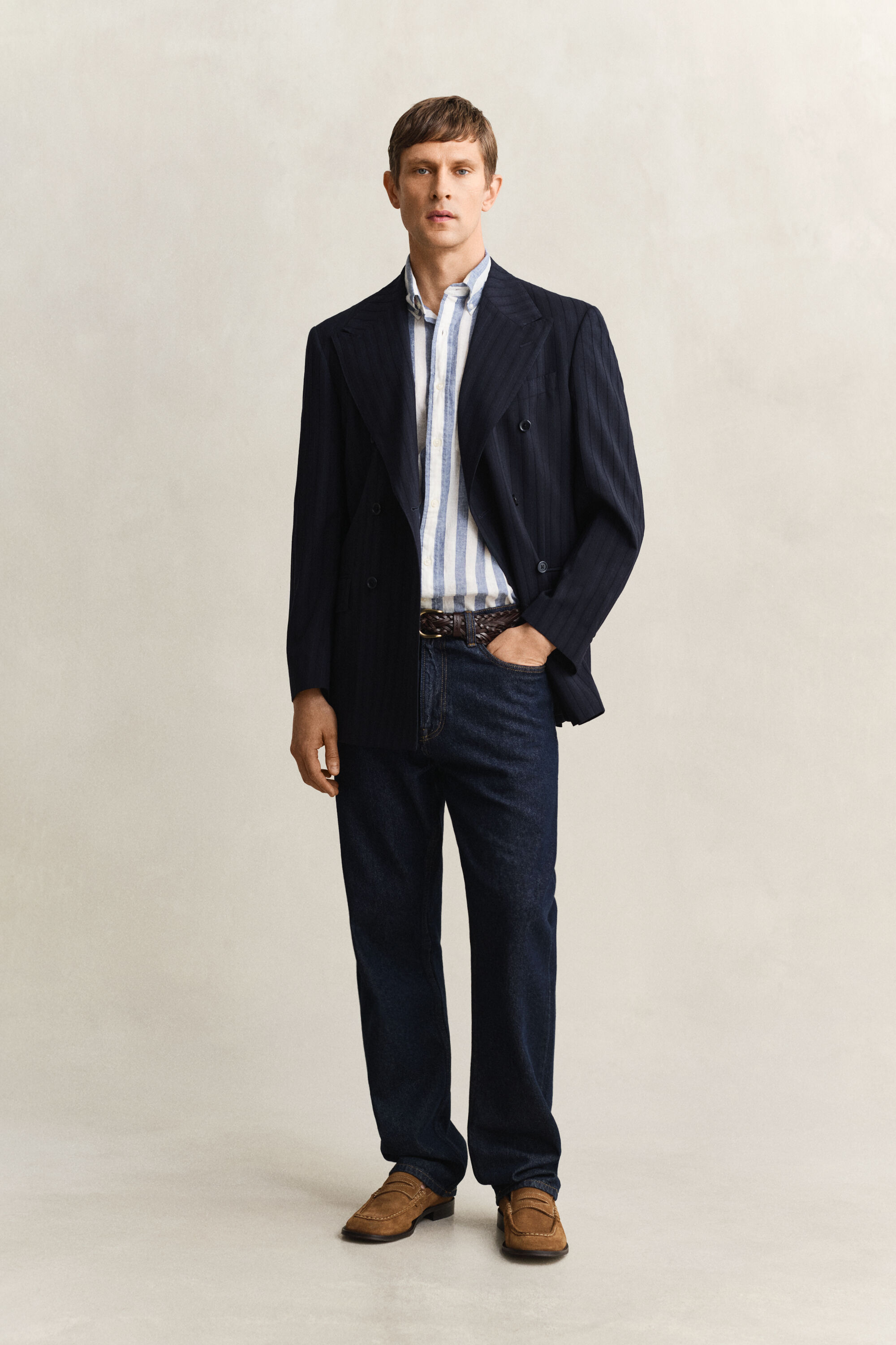 Camisa de manga curta em mistura de linho às riscas